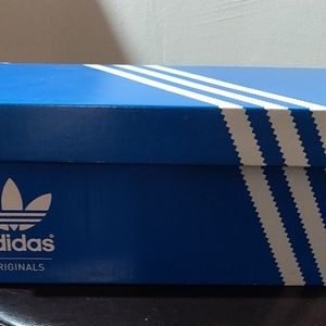 Adidas sneakers 9 1/2 green